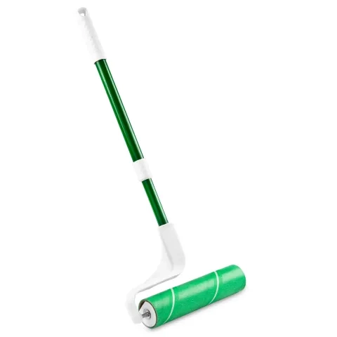 Lint removal tool with long handle